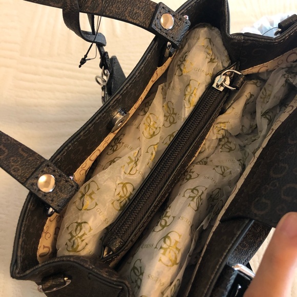 GUESS Handbag - Picture 7 of 8